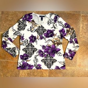 Karen Scott 3/4" sleeved heavy t-shirt.